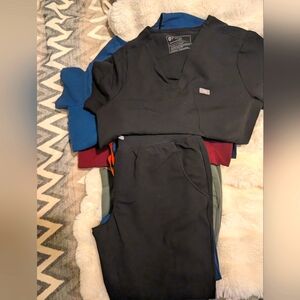 Black figs scrub set